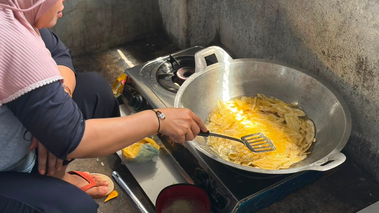 Pembinaan Kemandirian Warga Binaan, Lapas Tanjungpandan Produksi 108 Bungkus Keripik Pisang dari Hasil Panen Kebun Lapas